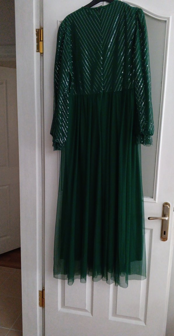 Yeşil Uzun Taşlı Elbise İsteyenler için Kemeri de vardır - Görsel 3