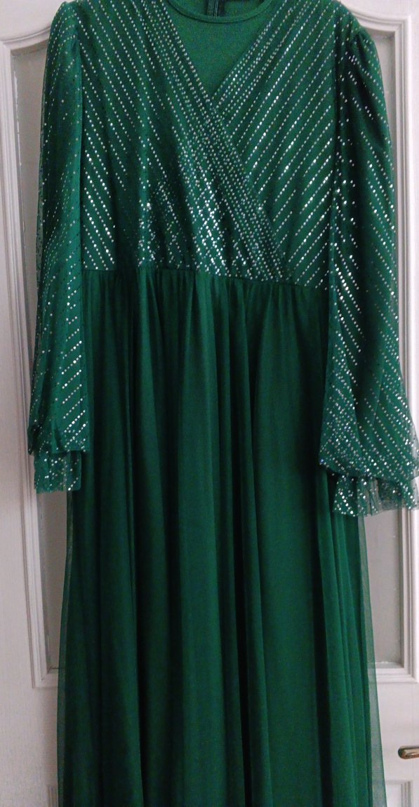 Yeşil Uzun Taşlı Elbise İsteyenler için Kemeri de vardır - Görsel 2