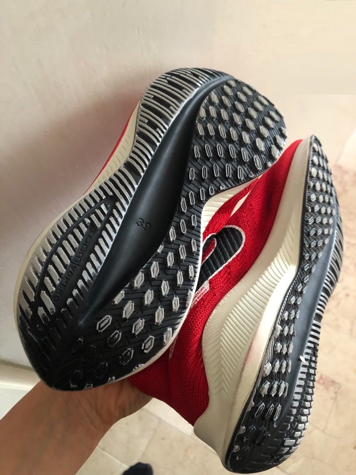 Kırmızı Bağcıklı Erkek Koşu Ayakkabısı - Görsel 5