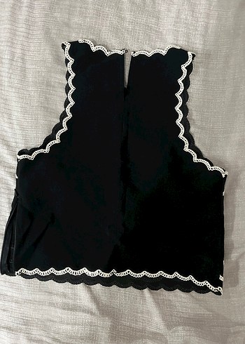 Dantel İşlemeli Yüksek Yaka Siyah Crop Top - Görsel 2