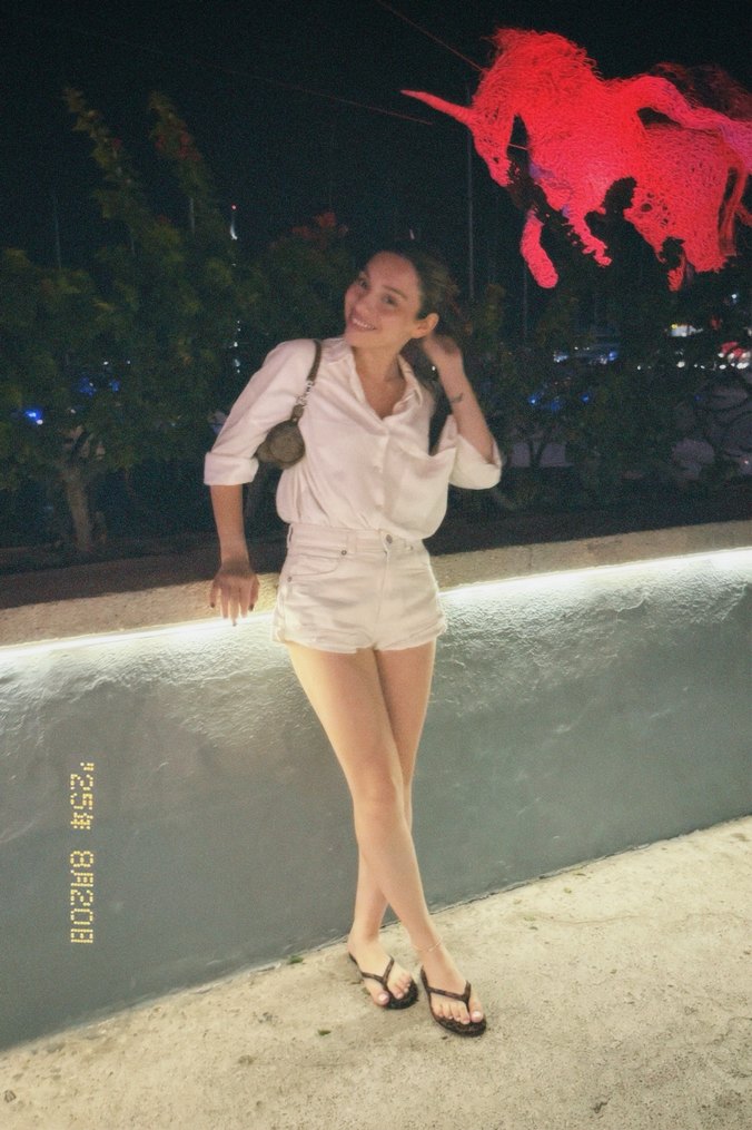 Bağlama Desenli Beyaz Mini Denim Şort - Görsel 2