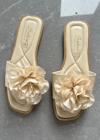 Bej Kadın Fırfırlı Terlik - Görsel 2