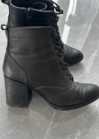 Siyah Hakiki Deri Tokalı Stiletto Topuklu Kadın Bot - Görsel 5