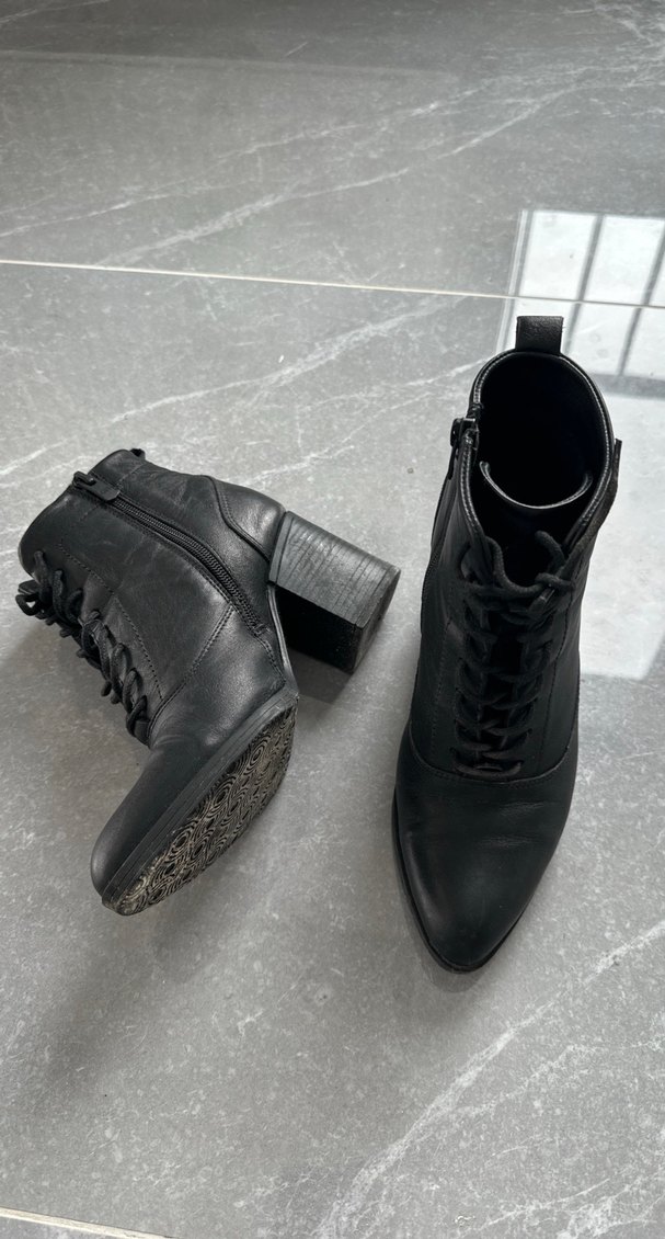 Siyah Hakiki Deri Tokalı Stiletto Topuklu Kadın Bot - Görsel 4