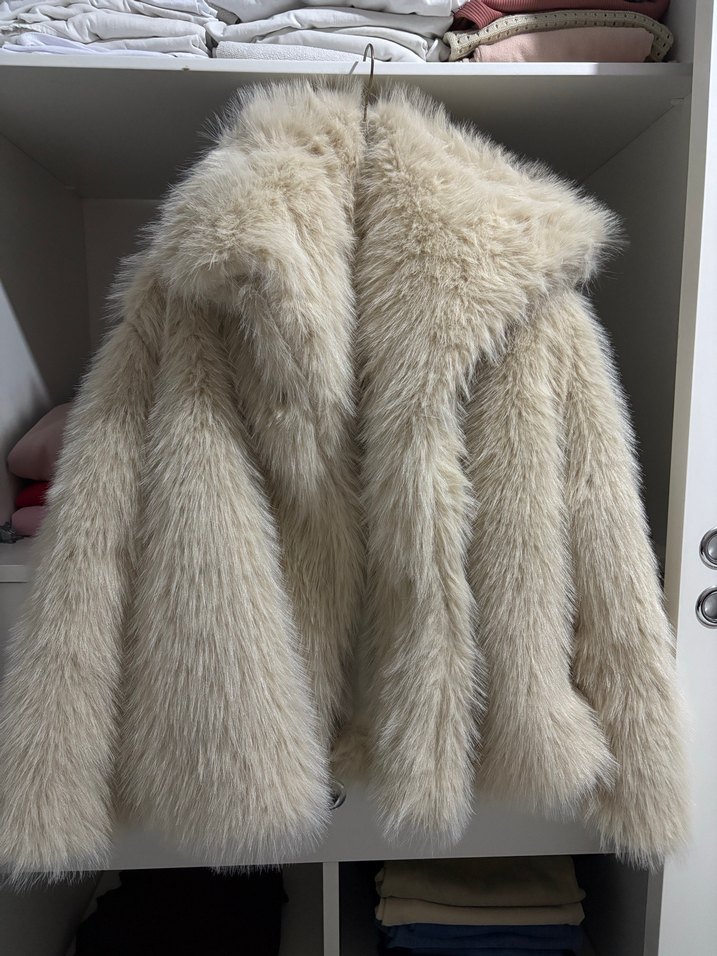 Bej Kadın Kürk Detaylı Midi Boy Ceket - Görsel 2