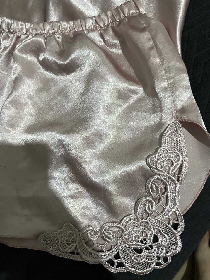 İşlemeli Beyaz Mini Saten Kadın Pijama Takımı - Görsel 2