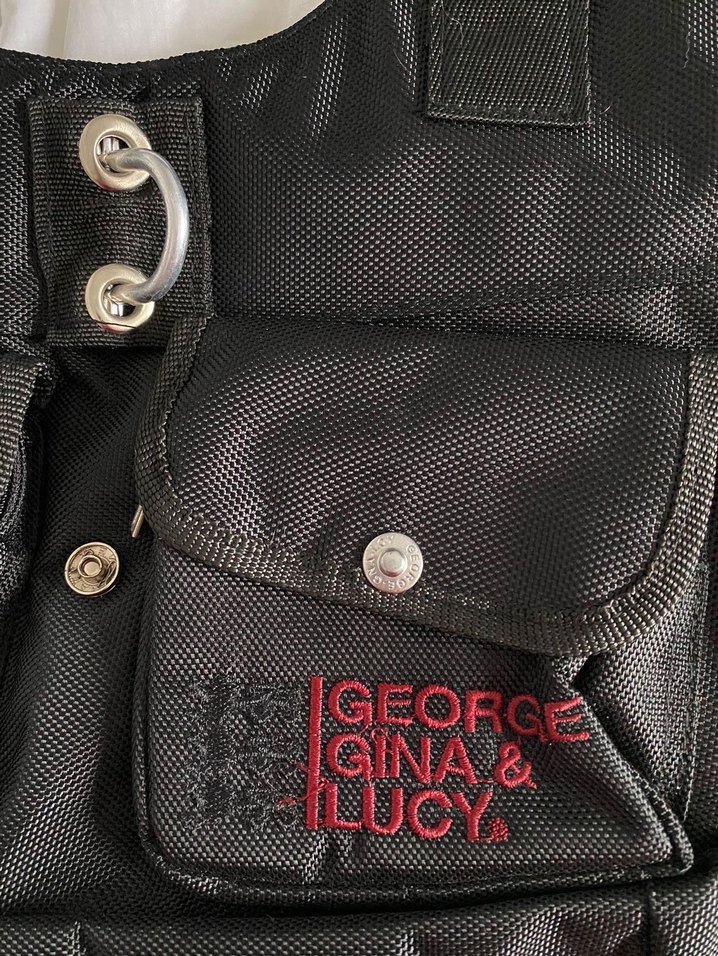 George gina lucy canta - Görsel 3