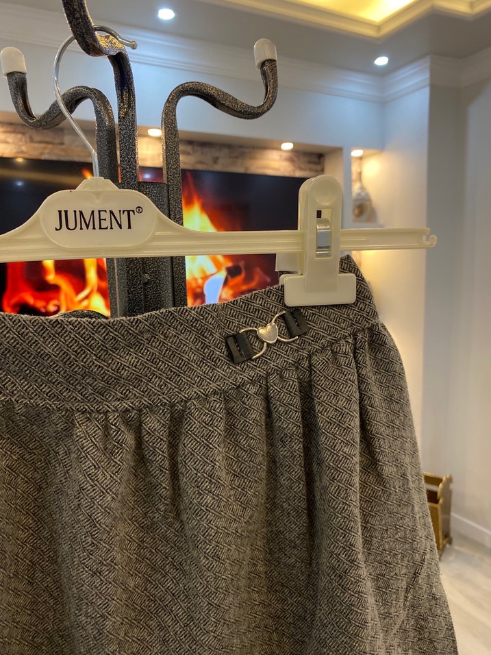 Gri Kemer Detaylı Mini Etek - Görsel 2