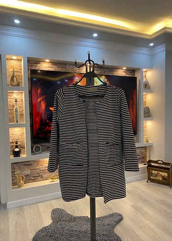 Düğmeli Siyah Beyaz Çizgili Hamile Ceketi - Görsel 2