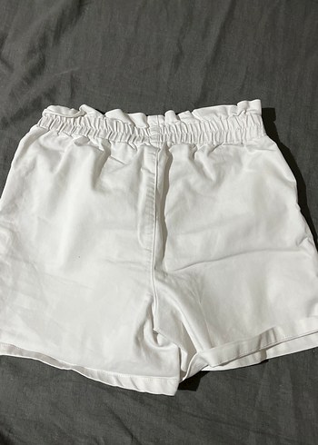 Beyaz Kemerli Yüksek Bel Mini Şort - Görsel 5