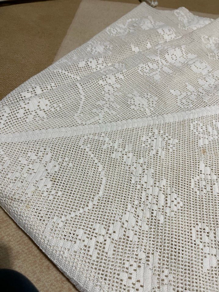 Beyaz İşlemeli Örgü Masa Örtüsü - Görsel 3