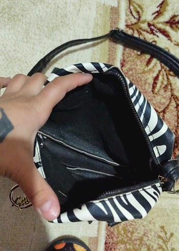 Zebra Desenli Siyah Kadın Omuz Çantası - Görsel 2
