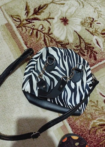 Zebra Desenli Siyah Kadın Omuz Çantası - Görsel 3