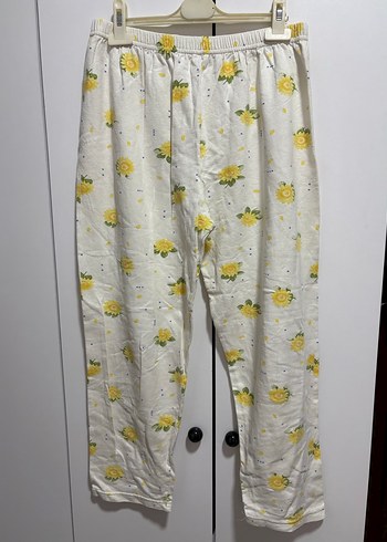 Sarı Çiçek Desenli Kadın Pijama Takımı - Görsel 2