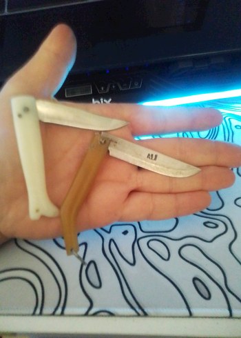 Beyaz ve bej saplı katlanabilir bıçaklar - Görsel 2