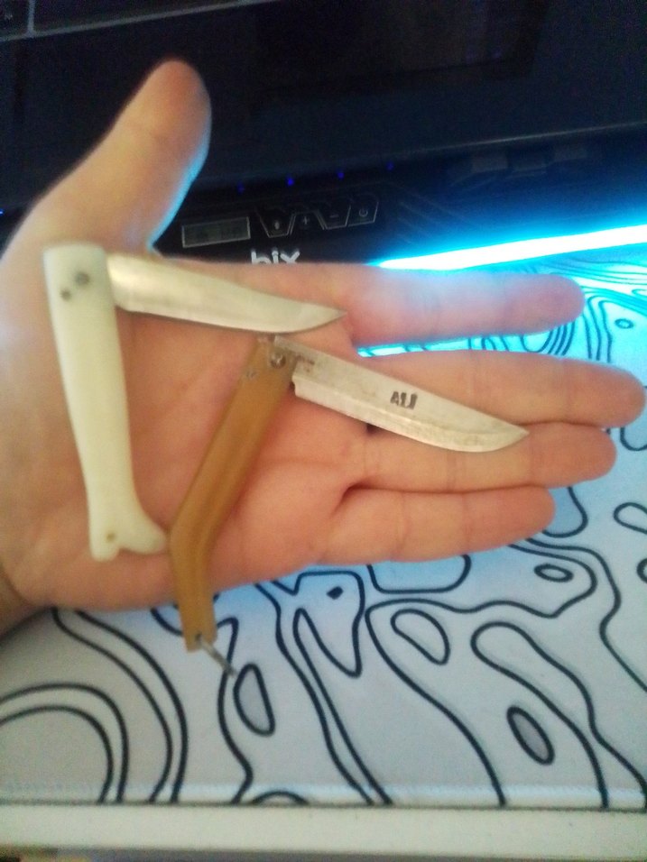 Beyaz ve bej saplı katlanabilir bıçaklar - Görsel 2