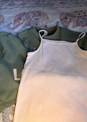 Yeşil Nakışlı Kız Çocuk Tişörtü - Görsel 2