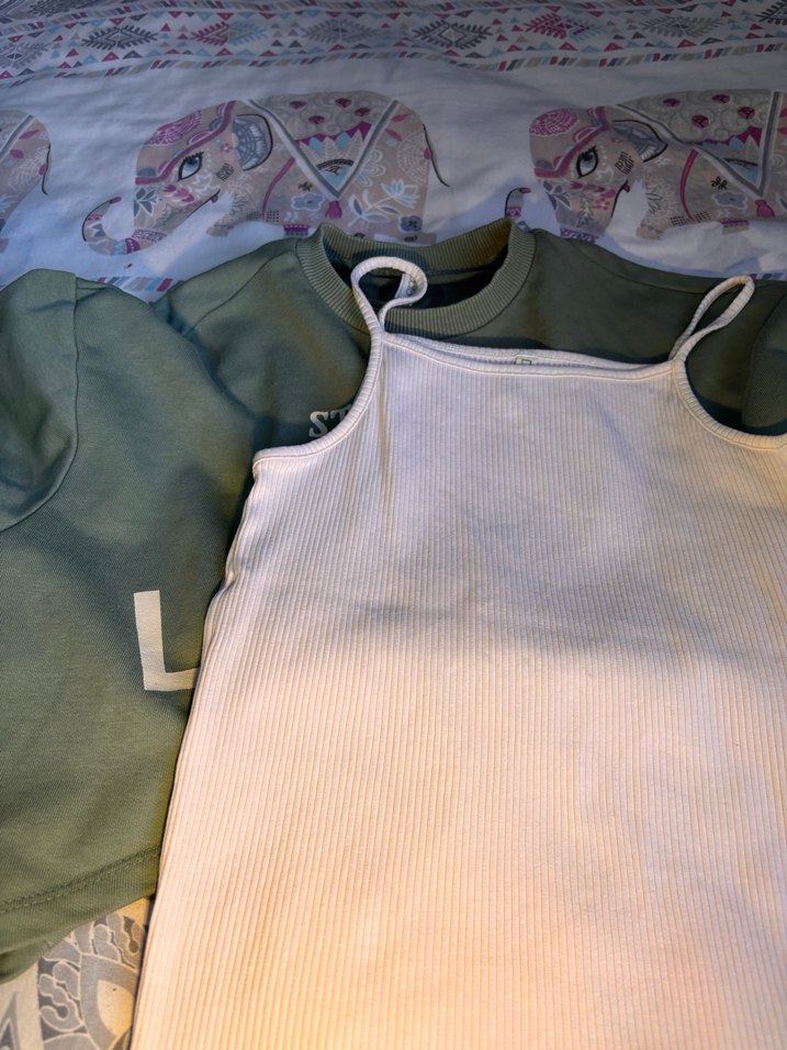 Yeşil Nakışlı Kız Çocuk Tişörtü - Görsel 2