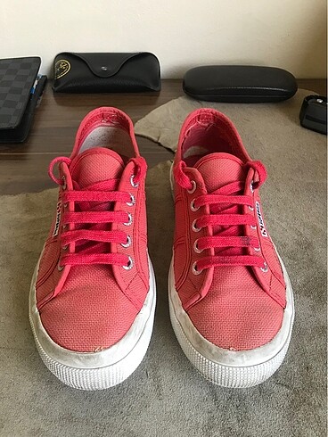 37 Beden Superga