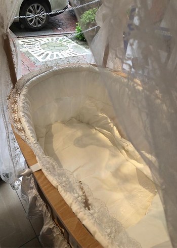 Beyaz Dantel güpür detaylı  Kaplamalı sepet Bebek Beşiği - Görsel 3