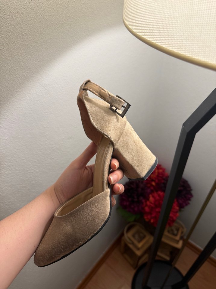 Bej Süet Kadın Dolgu Topuklu Ayakkabı - Görsel 3