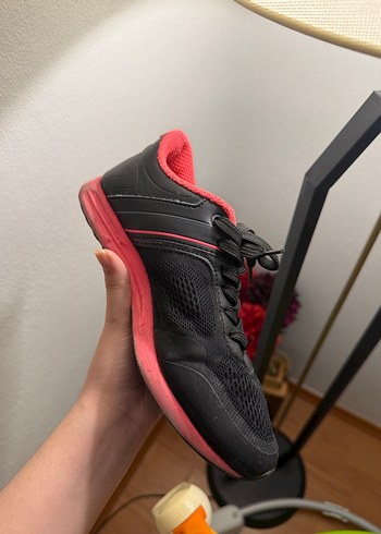 Kırmızı Siyah Elastik Bağcıklı Kadın Spor Ayakkabı - Görsel 4