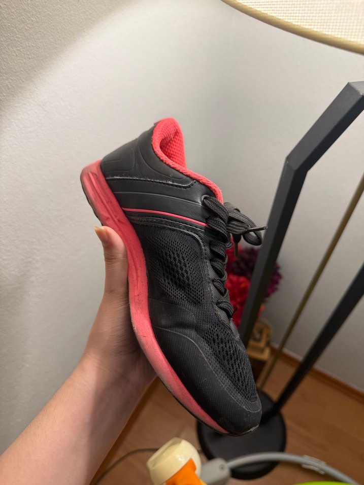 Kırmızı Siyah Elastik Bağcıklı Kadın Spor Ayakkabı - Görsel 4