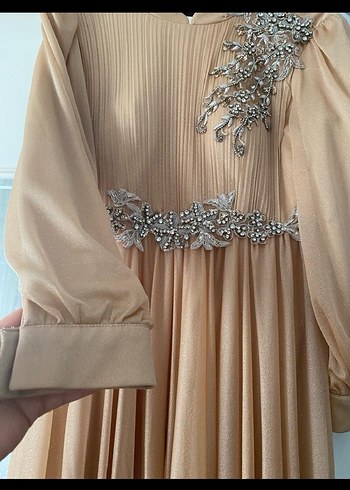 Bej İşlemeli Piliseli Uzun Abiye Elbise - Görsel 2