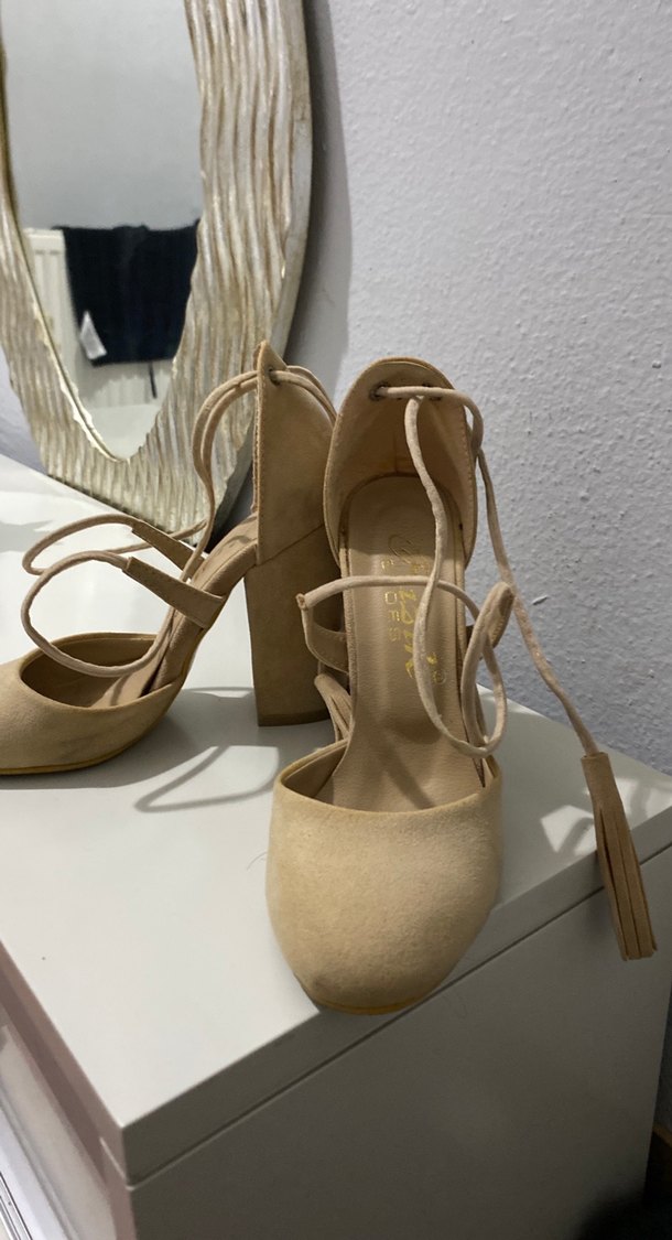 Bej Süet Tokalı Topuklu Kadın Ayakkabı - Görsel 2