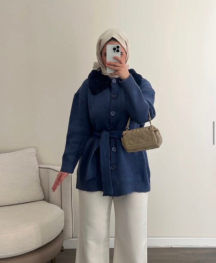 Kürklü Yaka Detaylı Lacivert Triko Kadın Hırka - Görsel 2