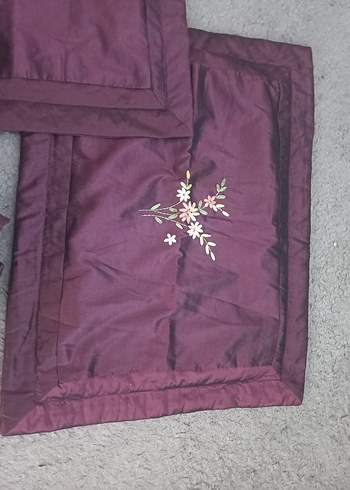 Bordo İşlemeli Yatak Örtüsü - Görsel 7