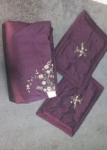 Bordo İşlemeli Yatak Örtüsü - Görsel 5