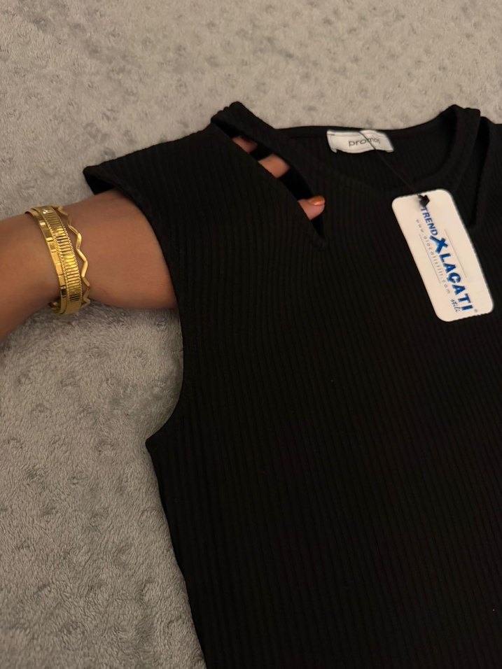 Siyah thişört - Görsel 2