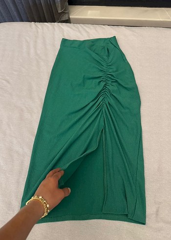 Drapeli Parlak Yeşil Uzun Etek - Görsel 2