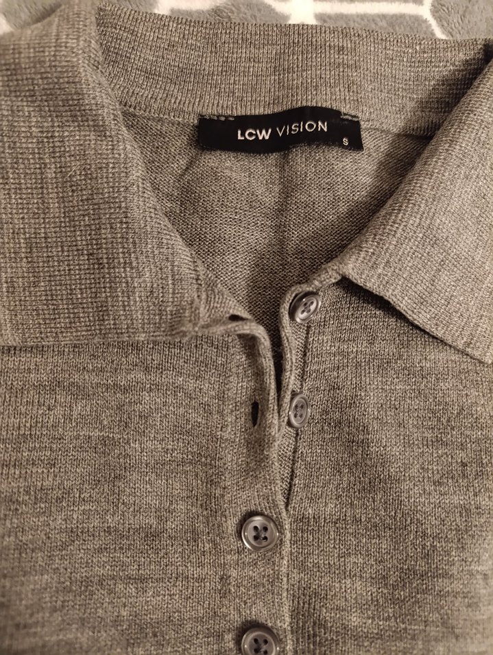 Gri Düğmeli triko üst - Görsel 4