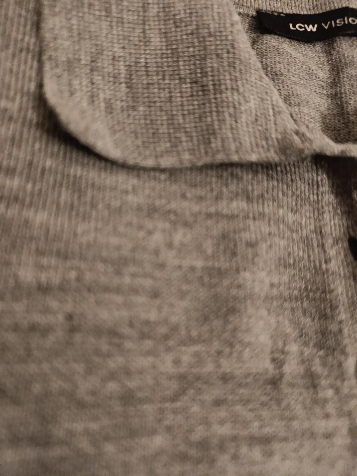 Gri Düğmeli triko üst - Görsel 3