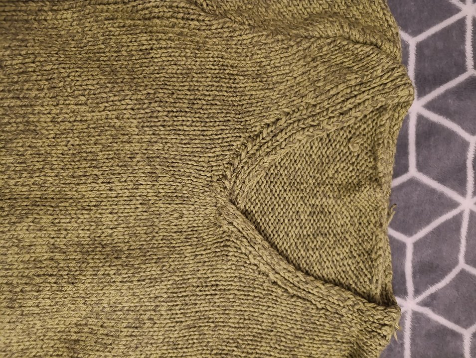 Gri V Yaka Kadın Örgü Yün Kazak - Görsel 2