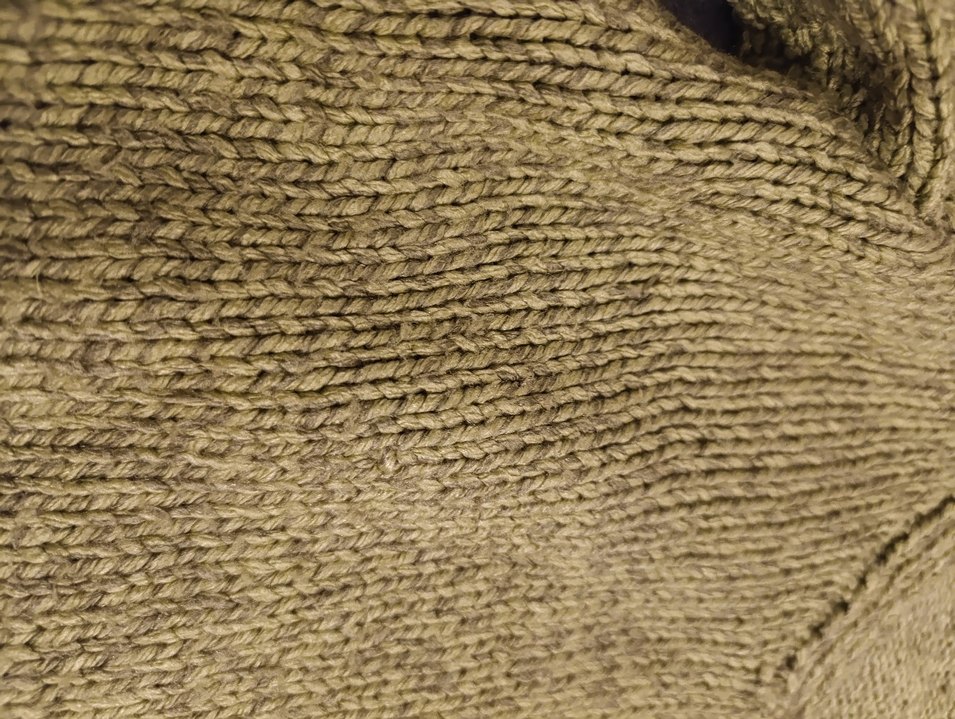 Gri V Yaka Kadın Örgü Yün Kazak - Görsel 3