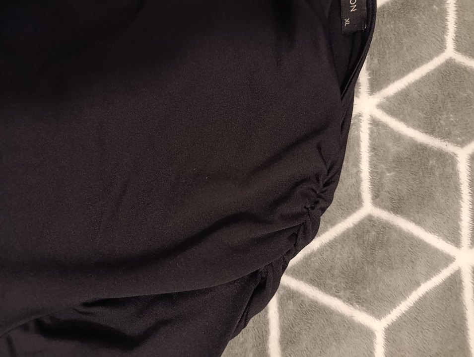 dar omuzdan ve yandan büzgülü Siyah Uzun Kollu body - Görsel 2