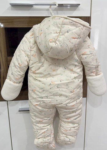 Kız Bebek Beyaz Desenli Kürklü Tulumu - Görsel 5