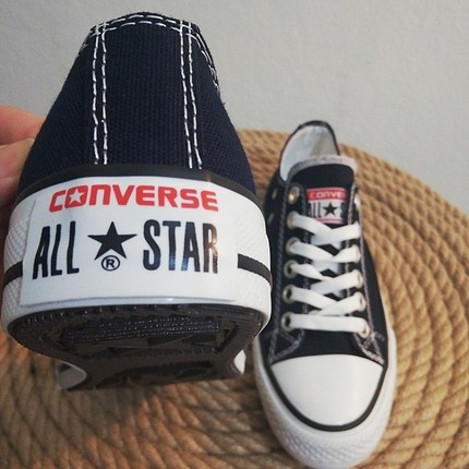 lacivert converse