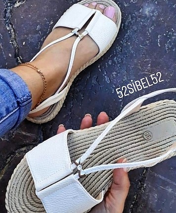 beyaz sandalet