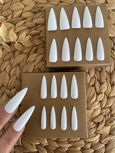 20 adet beyaz stiletto ve yapıskan