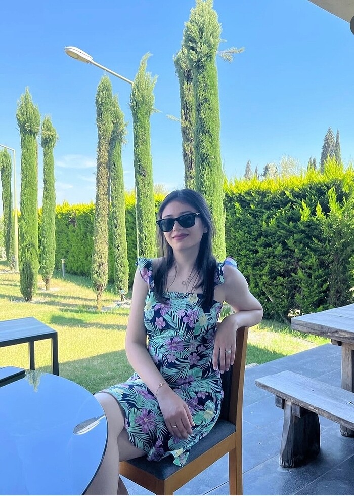 Çiçekli elbise - Görsel 2