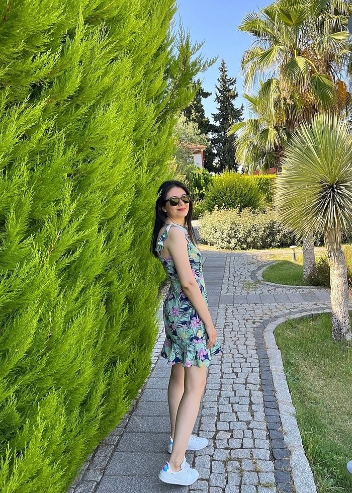 Çiçekli elbise - Görsel 3