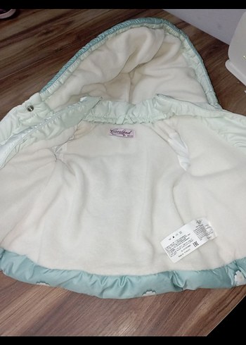 Kız Bebek Kapüşonlu Beyaz Kürklü mont - Görsel 4