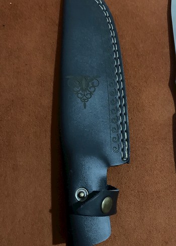 Siyah Saplı Keskin Bıçak ve Deri Kılıfı - Görsel 2