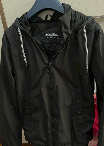 LC Waikiki Lcw Casual Siyah Kapusonlu Hafif Ceket Hic Giyilmedi