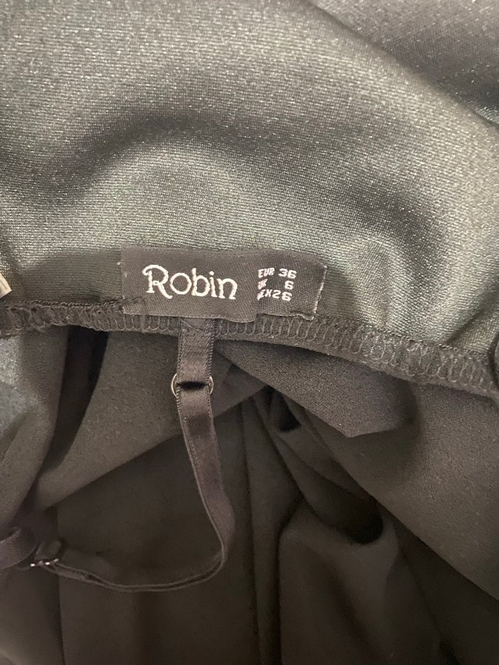 Siyah Drapeli V Yakalı Yırtmaçlı elbise - Görsel 4