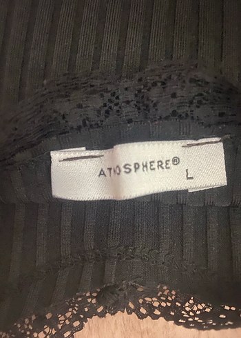 Dantel detaylı göğüs dekolteli siyah crop - Görsel 3